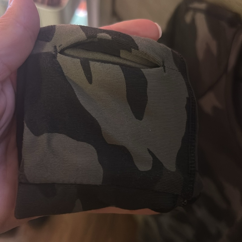 Lululemon Athletica Camouflage Long Sleeve Top - Picture 4 of 5